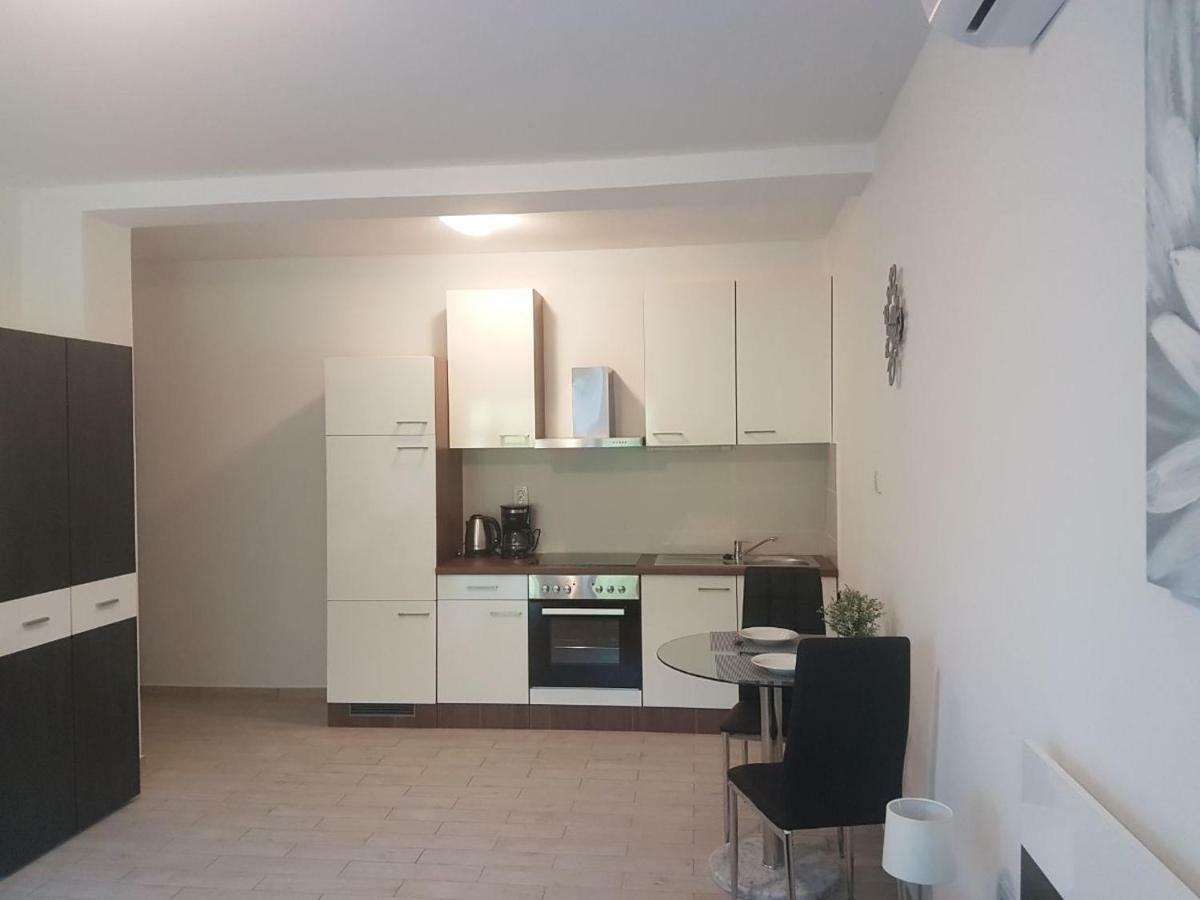 Apartments Lucija セニ エクステリア 写真